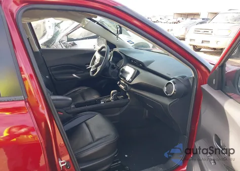 2021 Nissan Kicks Sv Xtronic Cvt z USA, uszkodzony, nr VIN 3N1CP5CVXML492321